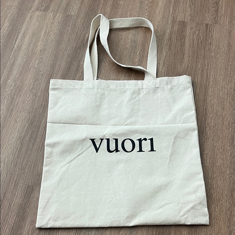 Vuori cream Canvas Tote nwot